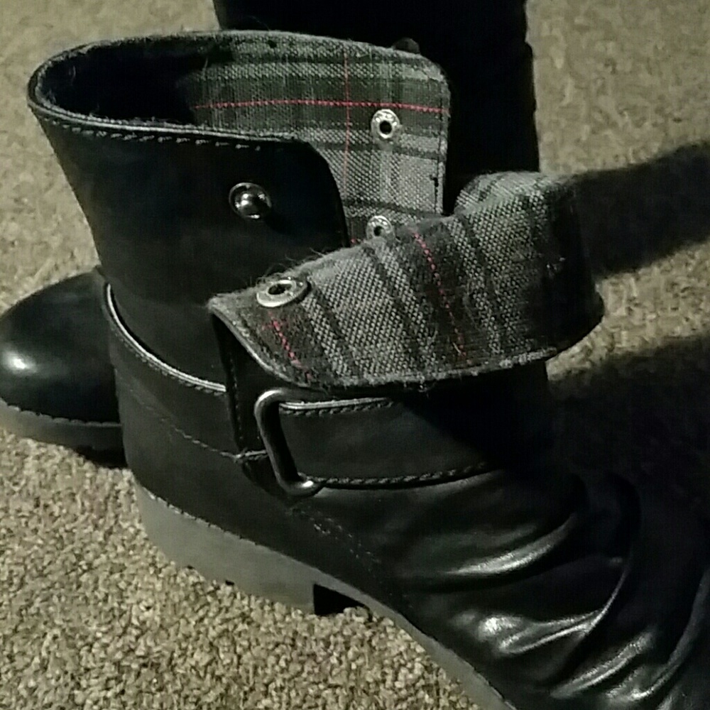 Black boots
